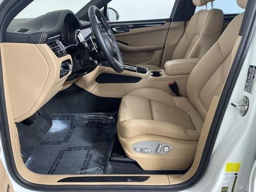 2024 Porsche Macan T