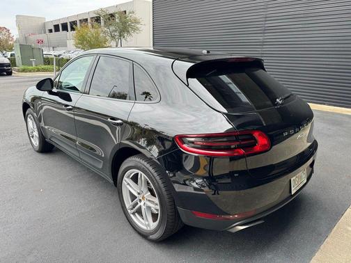 2018 Porsche Macan 
