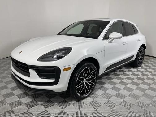 2025 Porsche Macan Base