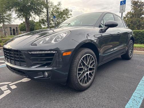 Volcano Grey Metallic 2018 Porsche Macan Macan