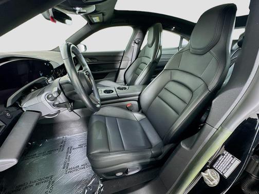 2023 Porsche Taycan 