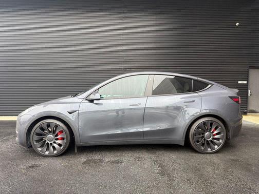 2022 Tesla Model Y Performance Dual Motor All-Wheel Drive