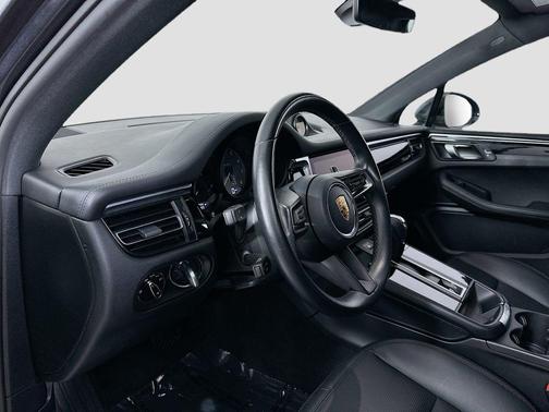 2022 Porsche Macan S