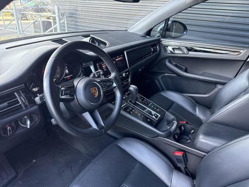 2022 Porsche Macan S