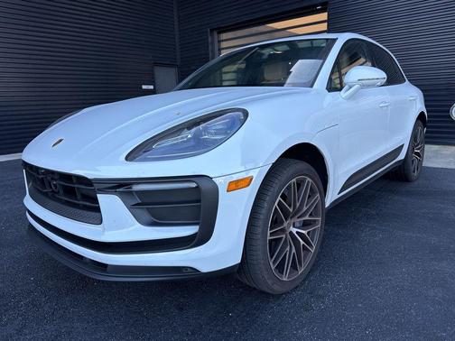 2026 Porsche Macan 