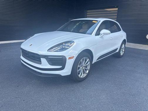 2025 Porsche Macan 