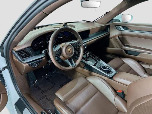 2024 Porsche 911 Carrera