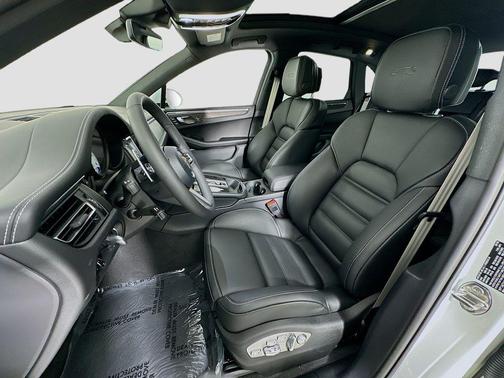 2026 Porsche Macan GTS