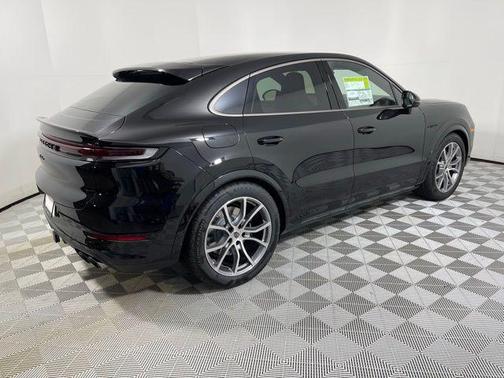 2025 Porsche Cayenne Cayenne Turbo E-Hybrid