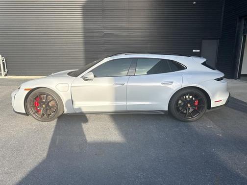 2022 Porsche Taycan Cross Turismo GTS