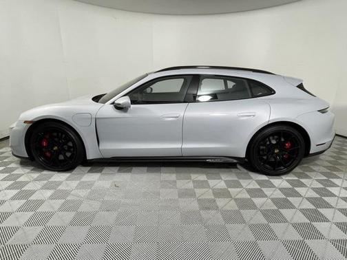 2022 Porsche Taycan Cross Turismo GTS