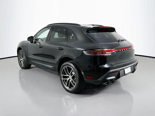 2026 Porsche Macan 
