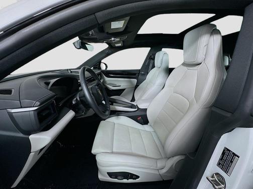 2025 Porsche Macan 4S