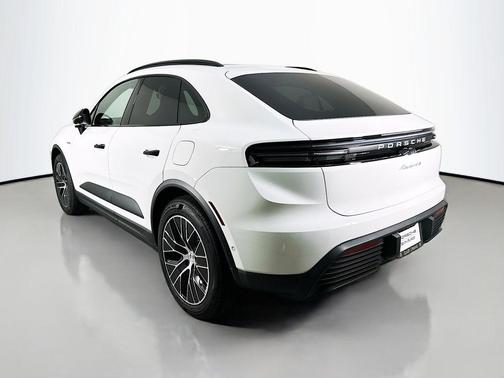 2025 Porsche Macan 4S