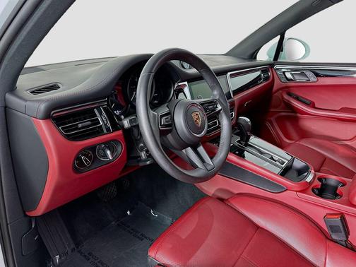 White 2024 Porsche Macan Macan