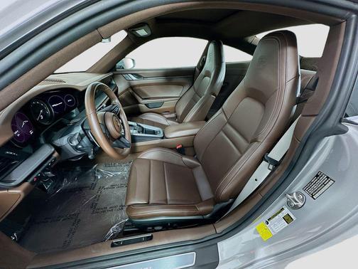 2023 Porsche 911 Carrera