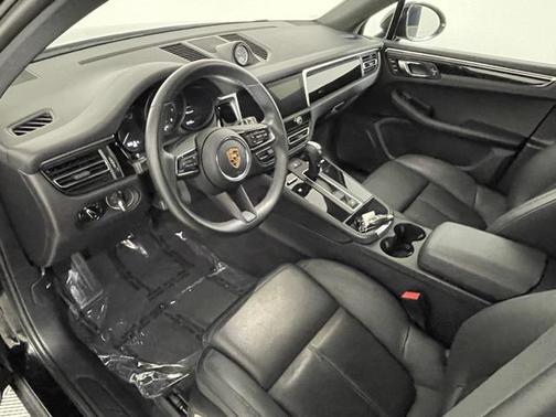 2022 Porsche Macan Base
