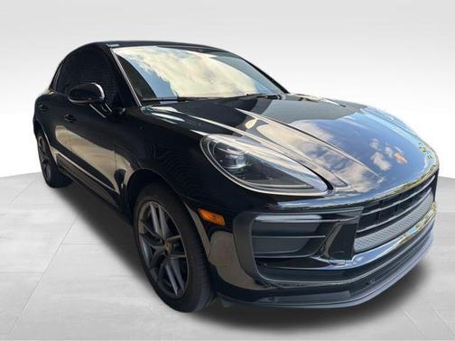 2022 Porsche Macan 