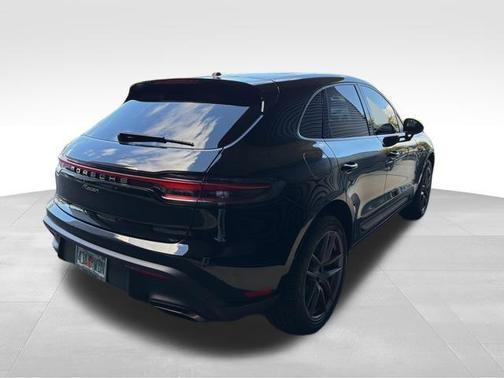 2022 Porsche Macan 