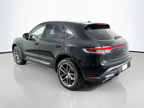 2022 Porsche Macan 