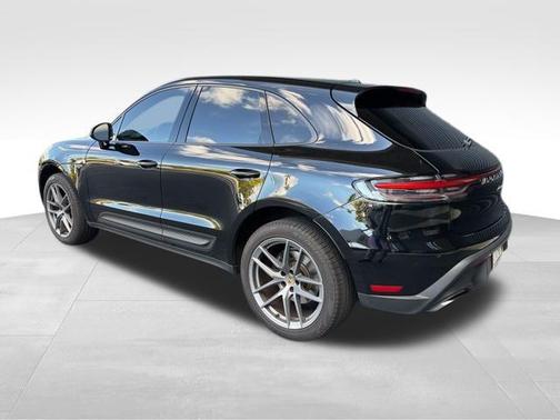 2022 Porsche Macan 