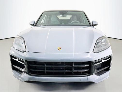 2025 Porsche Cayenne GTS