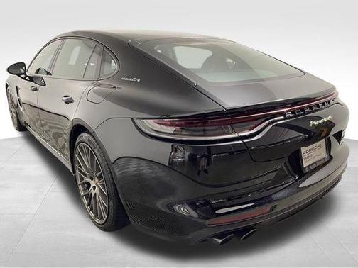 2023 Porsche Panamera 4 Executive