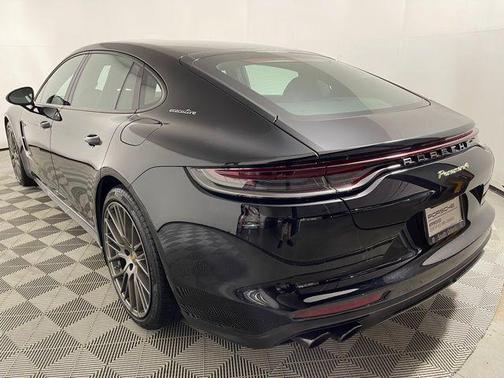 2023 Porsche Panamera 4 Executive