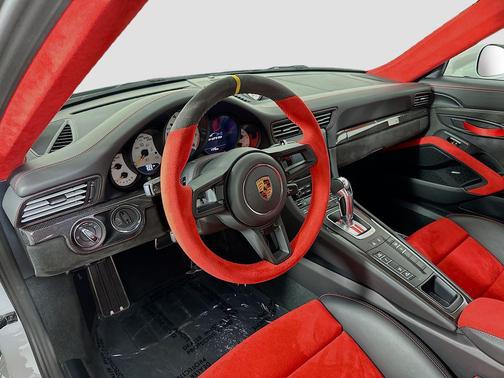 2019 Porsche 911 GT2 RS