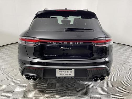 2025 Porsche Macan Base