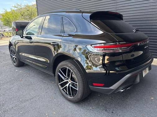 2025 Porsche Macan Base