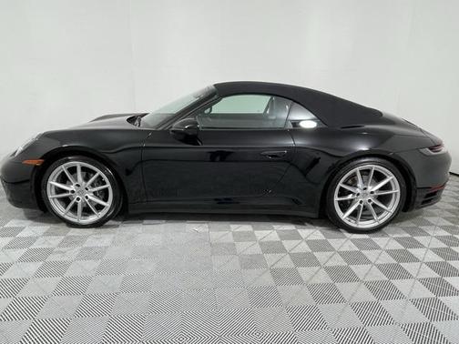 2022 Porsche 911 Carrera