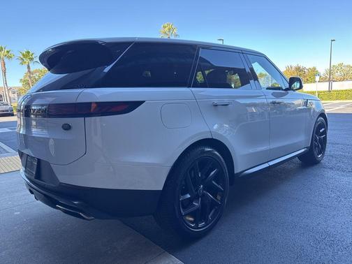 2023 Land Rover Range Rover Sport SE
