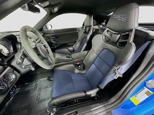 2025 Porsche 718 Cayman GT4 RS