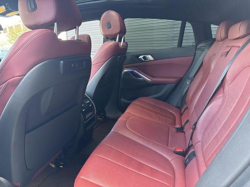 2022 BMW X6 xDrive40i