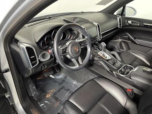 2017 Porsche Cayenne Base