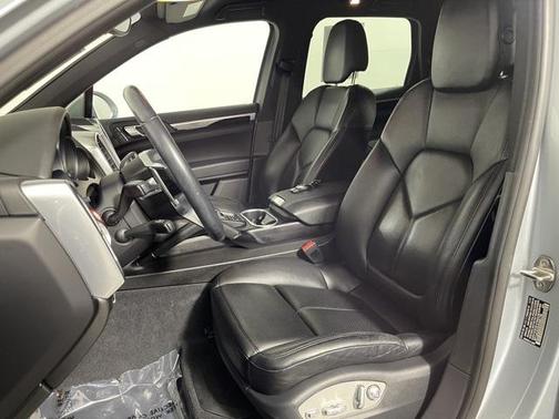 2017 Porsche Cayenne Base