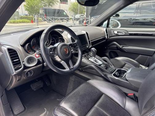 2017 Porsche Cayenne Base