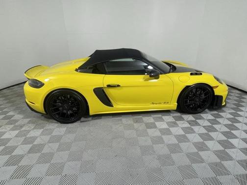 2025 Porsche 718 Spyder RS