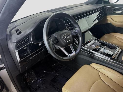 Vicuna Beige Metallic 2023 Audi Q8 55 Prestige