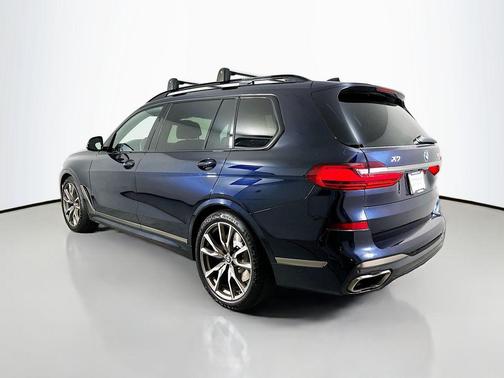 2022 BMW X7 M50i