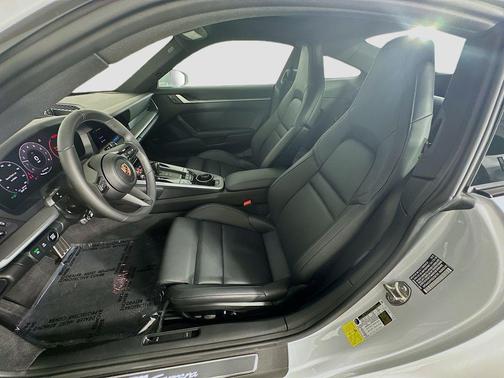 2025 Porsche 911 Carrera