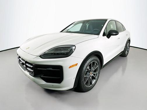 2025 Porsche Cayenne GTS