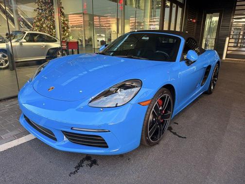 2022 Porsche 718 Boxster S