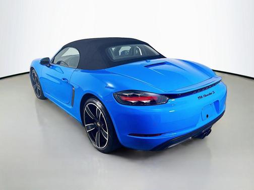 2022 Porsche 718 Boxster S