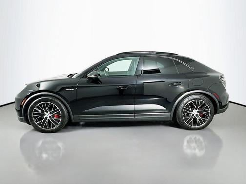 2025 Porsche Macan 4S