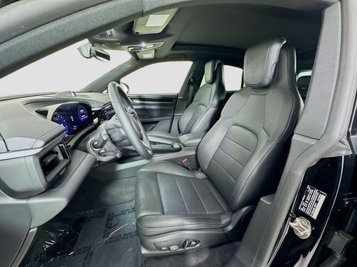 2025 Porsche Macan 4S