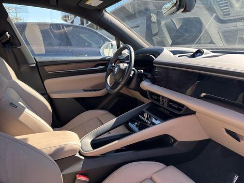 2024 Porsche Macan 4