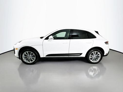 2025 Porsche Macan T