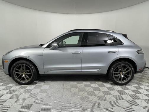 2023 Porsche Macan Base